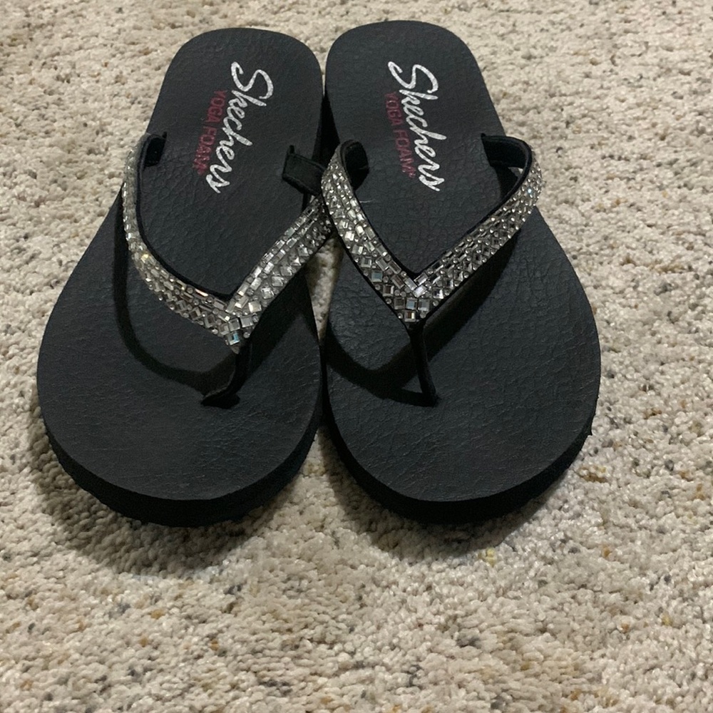 Sketchers Yoga Foam Sandals